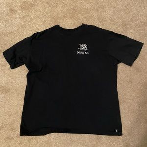 Medium Nike SB t shirt